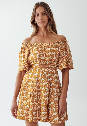 PIERRE - Jurk - tan floral