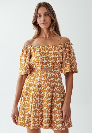 PIERRE - Freizeitkleid - tan floral