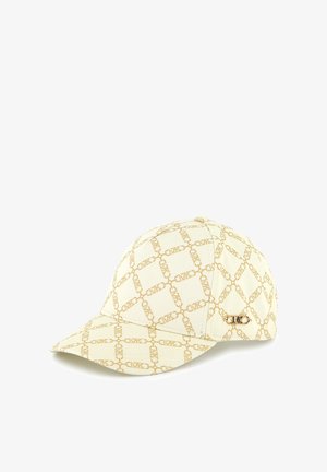 Casquette de baseball en tissu ivoire avec un motif répétitif de logos dorés, visière courbée et un accent en métal doré sur le côté.