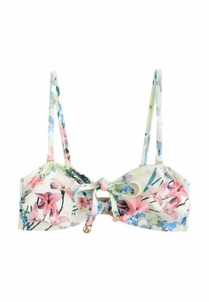 Top de bikini floral con tirantes ajustables, que presenta una base blanca y patrones de flores en rosa, azul y verde; incluye acentos de hardware en tono dorado.