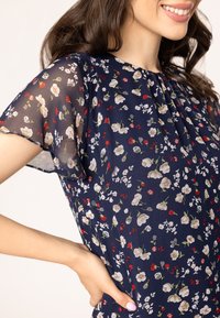 QUIOSQUE JUNA - Freizeitkleid - granatowy