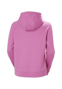 Sudadera con capucha rosa, hecha de una tela suave, que presenta un bolsillo tipo canguro y puños acanalados. La parte posterior muestra una textura suave con un corte relajado.