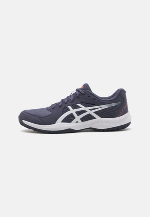 Scarpe sportive di colore blu navy scuro con dettagli bianchi, materiale testurizzato, design a taglio basso, suola ammortizzata e chiusura a lacci.