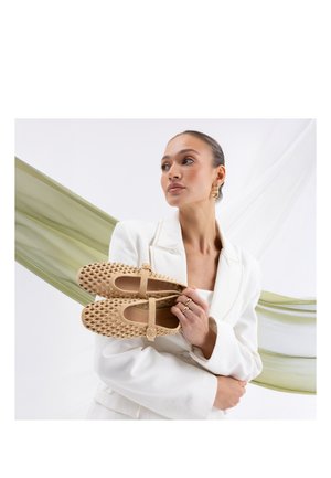 Wojas, Ballerines - beige