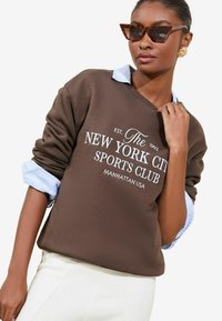 Non selezionato, brown