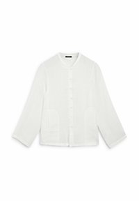 Chemise blanche à manches longues avec boutons, col rond et deux poches avant, présentée à plat sur fond blanc.