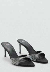 Mango Pantofle na podpatku - black