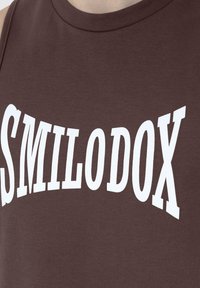 Smilodox Top - brown