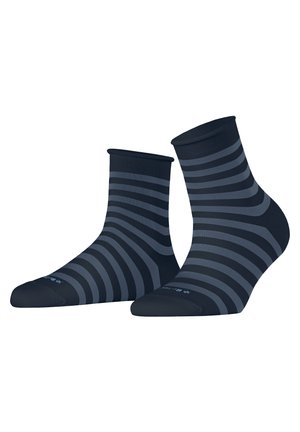 Chaussettes navy avec des rayures grises horizontales, longueur mi-mollet, sans couture au niveau des orteils, poignets côtelés extensibles, matériau doux, et talon et orteils renforcés.