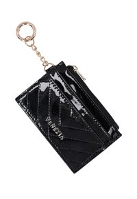 Černé lakované kožené pouzdro na karty s prošívaným designem, stříbrným kováním, zipovým uzávěrem a připevněním na klíče.