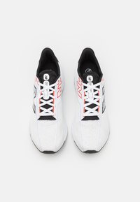 New Balance FRESH FOAM ARISHI V4 - Zapatillas running asfalto - white
