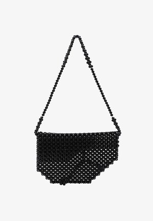 Sort perle håndtaske med en trekantet klaft og et vævet mønster. Har en perlekæde-rem og en flad bund.