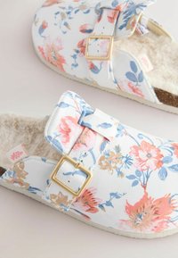 Laura Ashley REGULAR FIT   - Tofflor & inneskor - ecru rosalind
