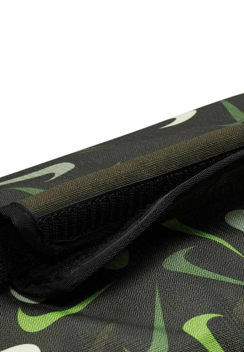 Herren Rucksäcke | Nike Performance Sporttasche oliv/oliv - WV95368 Herren Rucksäcke | Nike Performance Sporttasche oliv/oliv - WV95368