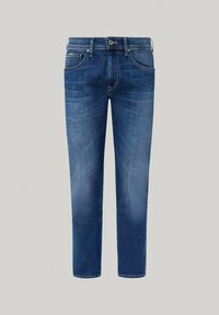 Jeans de mezclilla en azul medio con un lavado desgastado, corte recto, cinco bolsillos y cierre de botón de metal. Bajo en bruto en los tobillos.