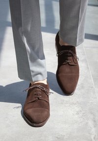 Finsbury Derbies - marron