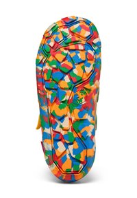 Suola multicolore con superficie testurizzata, caratterizzata da un motivo astratto di forme rosse, blu, verdi e gialle in un design misto.