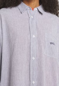 BDG Urban Outfitters Blus - grey