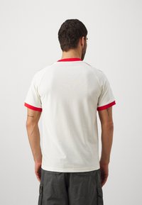 adidas Originals FLAGO - Print T-shirt - off white