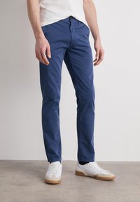 BOSS - SLIM - Chino-püksid - dark blue fourteen Väikepilt 1