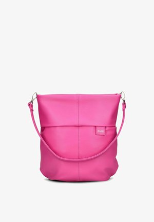 Sac à épaule en cuir rose vif avec sangle ajustable et petite étiquette en tissu avec logo au centre avant, sur fond blanc.