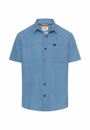 Lyseblå kortærmet skjorte med knapper og brystlomme foran samt et lille sort og gult logomærke på lommen.