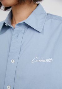 Carhartt WIP JAXON - Užsagstoma palaidinė - frosted blue/wax