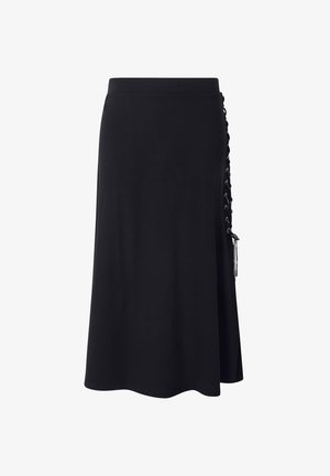 Sort nederdel lavet af glat stof, med snøredetaljer i siden med metalhardware, A-formet pasform og knælangt design.