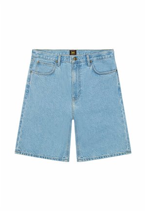 Lyseblå denimshorts med forlommer, bæltestropper, knaplukning og Lee-mærke på linningen.