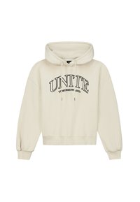 Crème-kleurige cropped hoodie gemaakt van zachte stof. Heeft een capuchon met trekkoord, elastische manchetten, en een opvallend zwart tekstdesign.