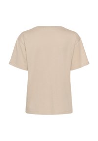 Beige kortærmet t-shirt med rund halsudskæring, lavet af et blødt, glat stof, med en afslappet pasform og et simpelt design.