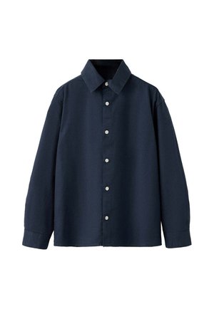 Langærmet mørk navy skjorte med klassisk krave og hvide knapper foran på hvid baggrund.