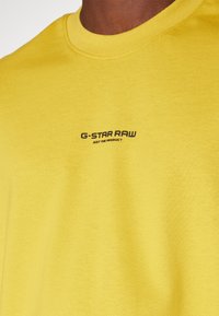 G-STAR CENTER CHEST BOXY - Tricou basic - lemon