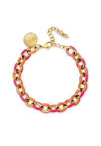 Bracciale in oro con maglie alternate rosa, arancione e corallo, dotato di chiusura a moschettone e charm decorativo.