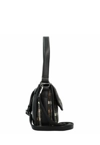 Sac à main en cuir noir avec un design texturé et rayé dans des tons métalliques et neutres. Dispose d'une bandoulière détachable et d'accents en métal argenté.