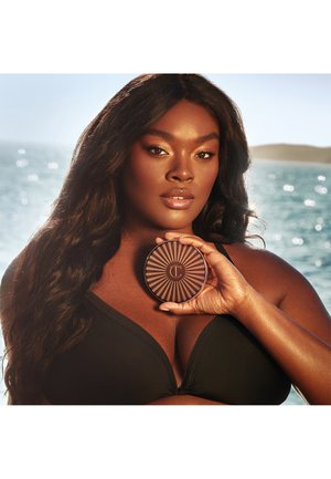 Charlotte Tilbury BEAUTIFUL SKIN BRONZER - Terre e abbronzanti - 4 deep