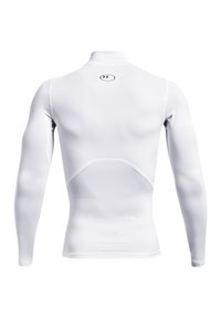 Biała, długosleeve'owa koszulka sportowa wykonana z gładkiego, elastycznego materiału. Posiada wysoki kołnierz oraz naszywkę na plecach. Czysty design.