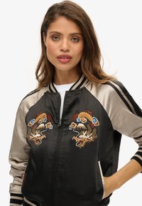 Superdry & Co SUKAJAN EMBROIDERED - Bomberjakke - black
