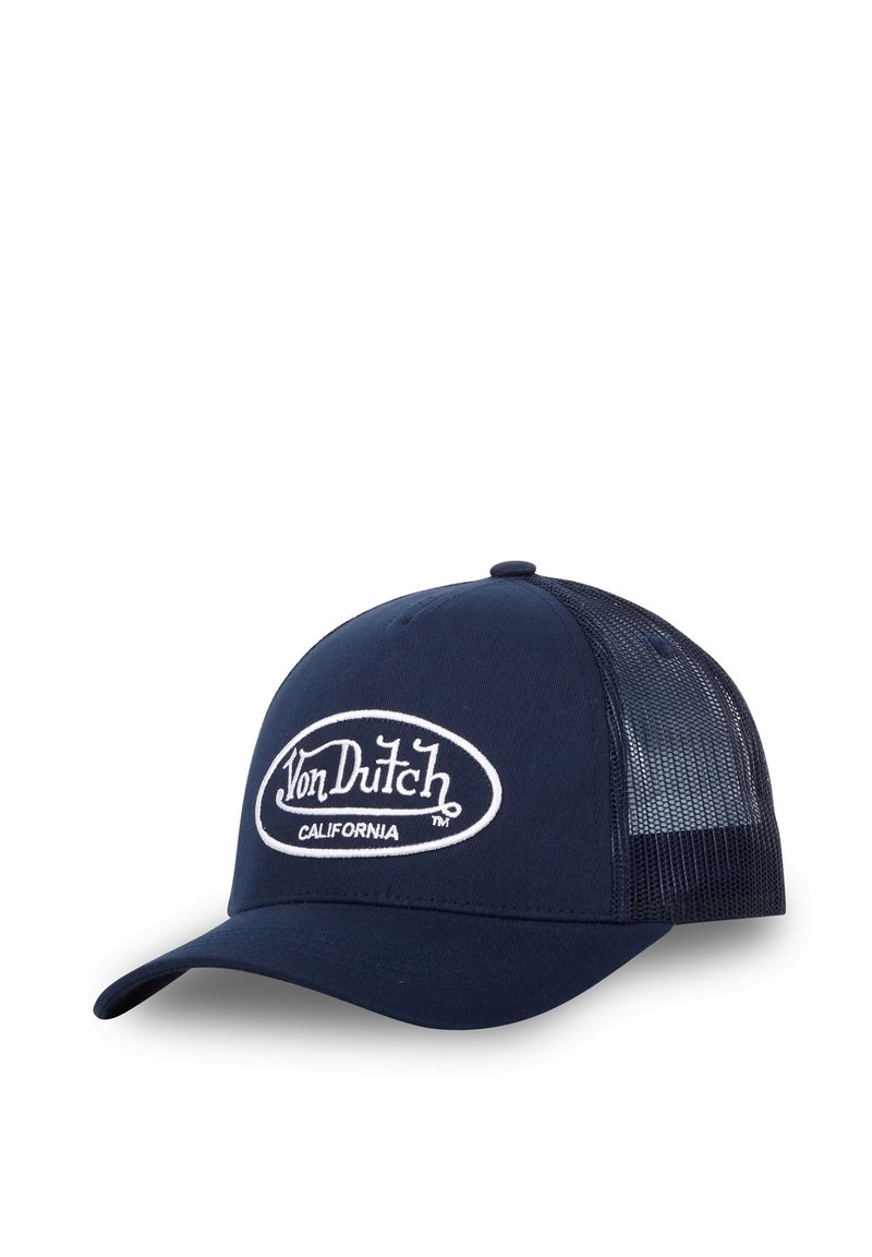 Casquette bleu marine avec un avant en tissu solide et un dos en mesh. Affiche un logo brodé blanc : "Von Dutch CALIFORNIA," avec une visière arrondie.