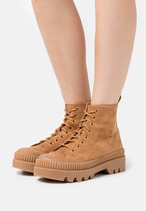 Even&Odd Botines con cordones - cognac