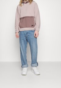 Nike Sportswear Luvtröja - taupe