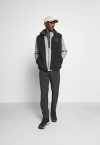 Columbia MOUNTAINSIDE™ VEST - Vestă - black