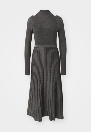 Langärmliges, geripptes Kleid in Dunkelgrau mit tailliertem Oberteil und ausgestelltem Rock. Es hat einen hohen Kragen und besteht aus strukturiertem Stoff.