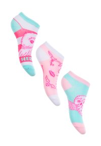 Tre paia di calzini alla caviglia; i colori includono rosa, verde menta e bianco. I modelli presentano gufi, labbra e altri disegni. Materiale morbido con polsini a coste.