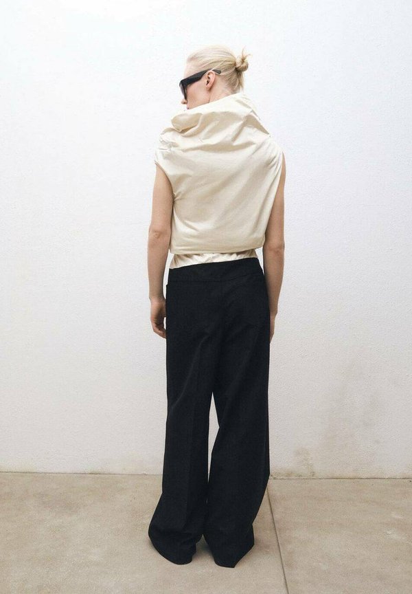 RUBI - Trousers - zwart4