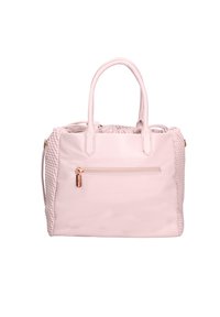 Borsa sintetica rosa con dettagli in tessitura intrecciata, manici doppi, una tasca frontale con zip e una finitura liscia.