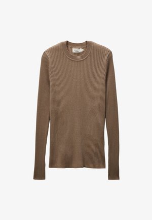 Pull à manches longues côtelé marron avec un col rond, une coupe ajustée et un tissu texturé. Design simple sans matériel notable.