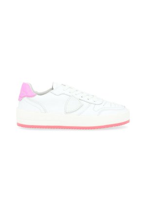 White sneaker with a smooth leather upper, pink accents at the heel, and a thick white sole featuring a contrasting pink outsole.