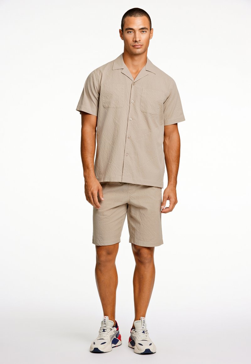 Lindbergh SEERSUCKER SET - Shorts - stone