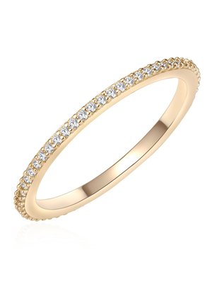 Goldfarbener Ring mit einem schlanken Band, das entlang der oberen Kante mit einer Reihe kleiner, klarer Edelsteine verziert ist. Glatte, polierte Oberfläche.